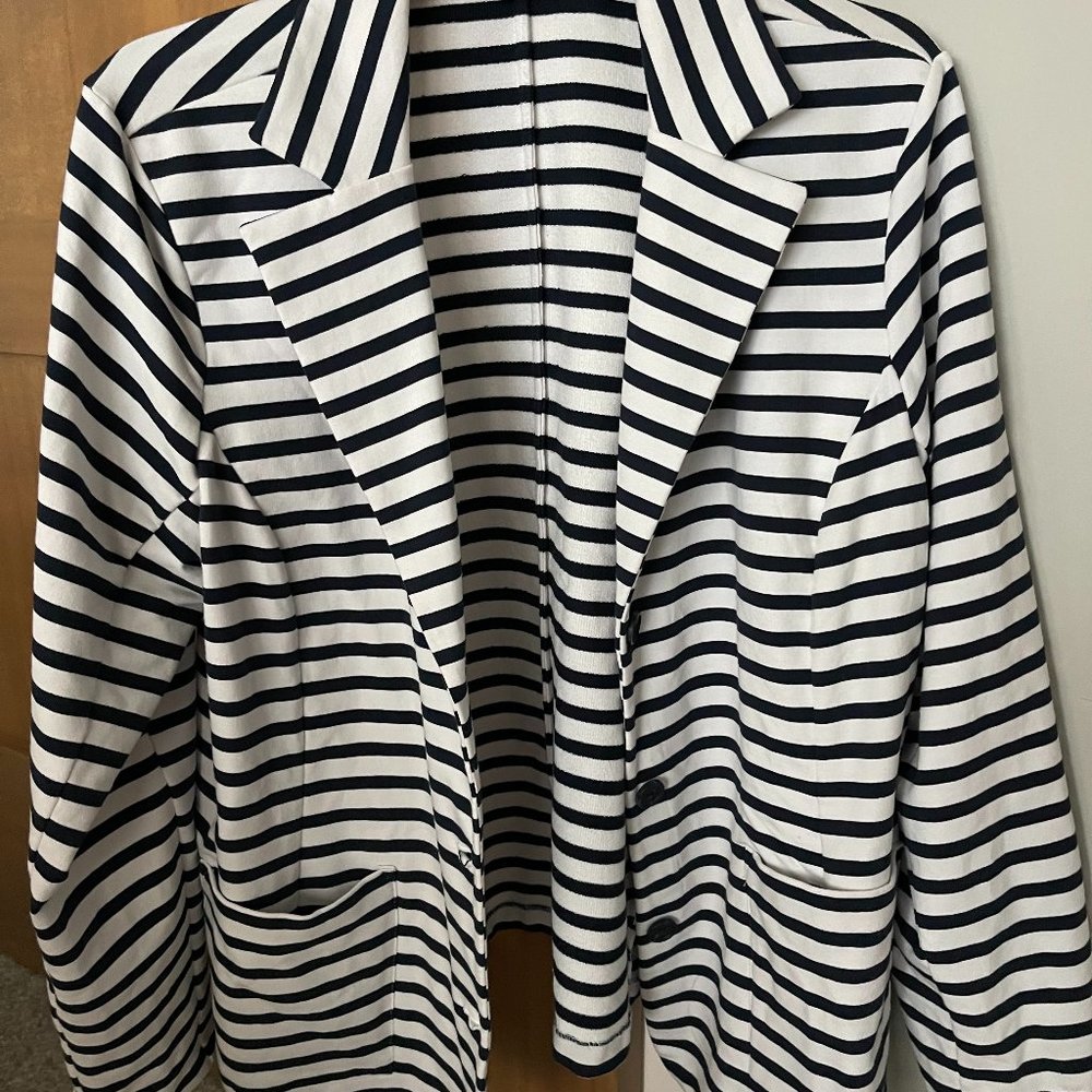 TAHARI WOMEN BLAZER